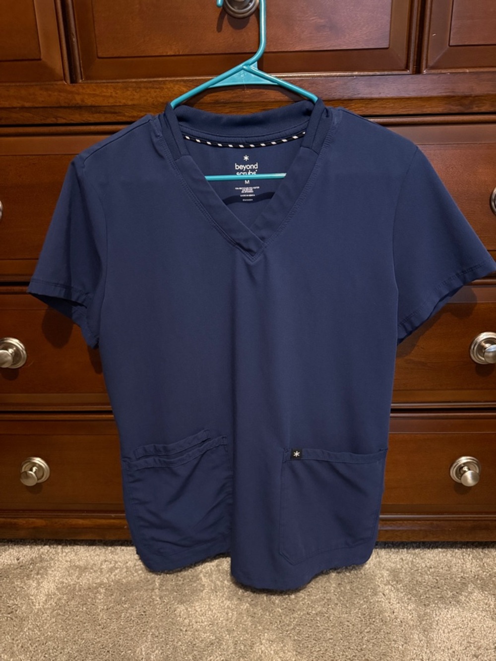 Women's Navy beyond scrub set M